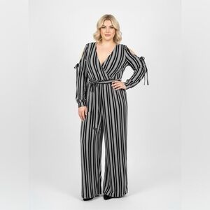 🖤✨ Black & White Striped Cold-Shoulder Jumpsuit | Size XL | Date Night Sexy ✨🖤